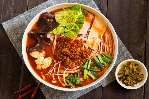 云南米线品牌加盟店推荐—探秘当地美食热潮