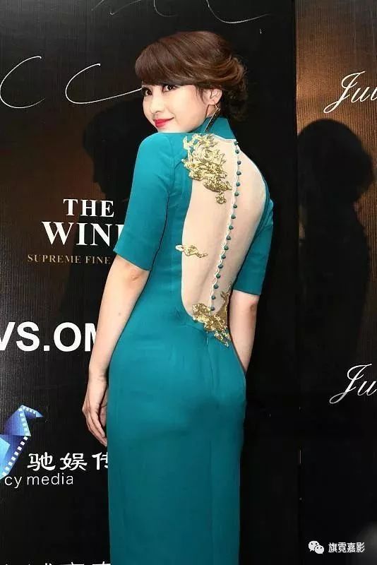 挂脖旗袍，优雅不贵，这些平价品牌让你美美哒！