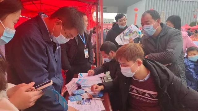 破解乡村就业难题，助力乡村振兴—多措并举促就业