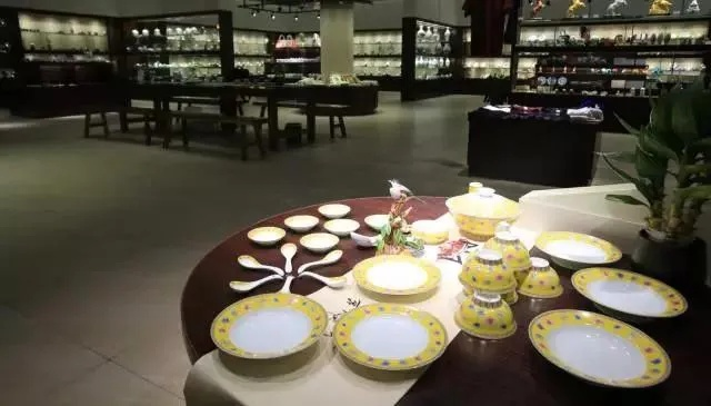 平江品牌陶瓷店探秘，寻味传统工艺，邂逅精美陶瓷