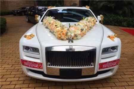 婚车跟车品牌大盘点，让你的婚礼车队闪耀全场！