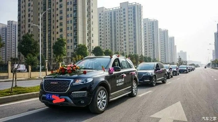 婚车跟车品牌大盘点，让你的婚礼车队闪耀全场！