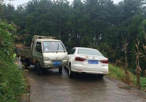 乡村路撞车责任规划，如何界定与应对