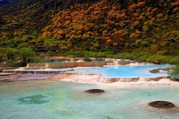 探秘黄龙，盘点十大必游旅游景点，让你的旅行不留遗憾！