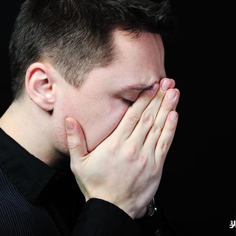 怎麼偷看別人微信聊天记录呢 如何偷偷查看别人微信聊天记录