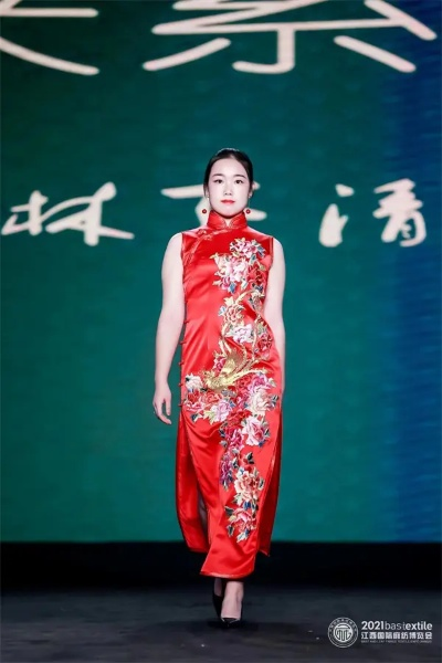 穿出东方韵味—盘点那些有旗袍风味的时尚品牌