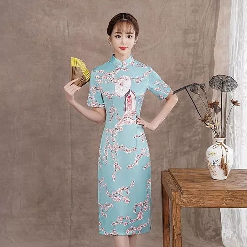 新旗袍发饰推荐，为传统旗袍增添时尚风采的品牌女款精选