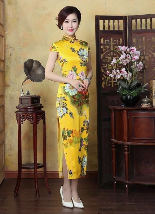 探寻潘小蓉同款旗袍，揭秘那些优雅背后的品牌故事