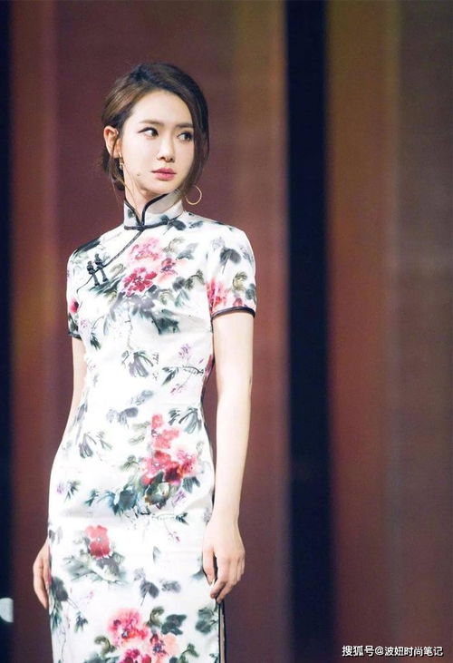 探寻学术之美—推荐几款优雅的女款学术服旗袍品牌