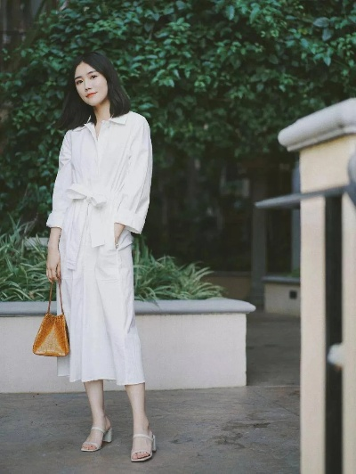 时尚与健康的完美融合—医药品牌连衣裙穿搭指南