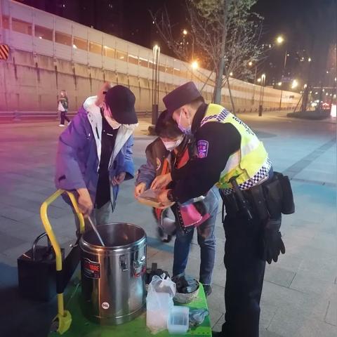 村辅警在乡村振兴中的守护者角色，担当作为，助力乡村发展