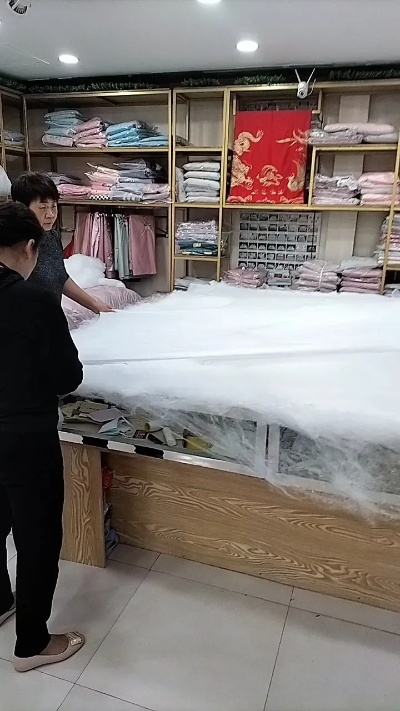 安新县鸭绒被零售店探秘，温暖你的家，从这开始！