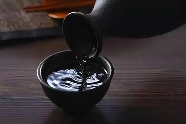 南方佳酿，品味非凡—盘点那些让人陶醉的南方白酒品牌