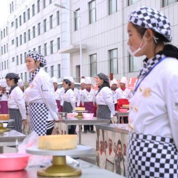 学西点后的职业道路，甜蜜事业，无限可能