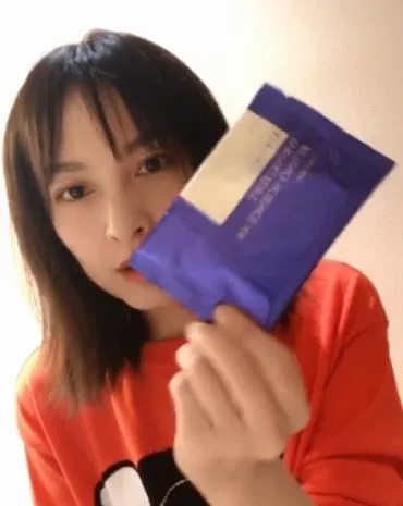 揭秘吴昕直播热推面膜品牌，效果惊人！一探究竟！