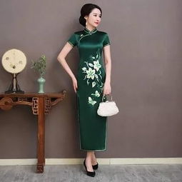 旗袍外搭毛衣，时尚与传统的完美融合