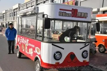 揭秘小吃车界的明星品牌，那些让人垂涎欲滴的流动美食车