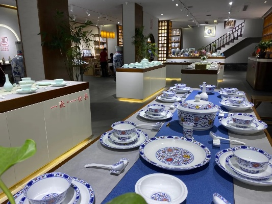 百年陶瓷品牌，传承与创新的艺术之旅