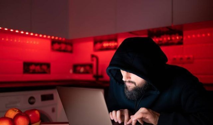揭秘顶级黑客的全天候接单生活，揭秘他们的神秘世界