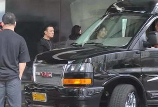 豪车品牌保姆车，奢华与实用的完美结合