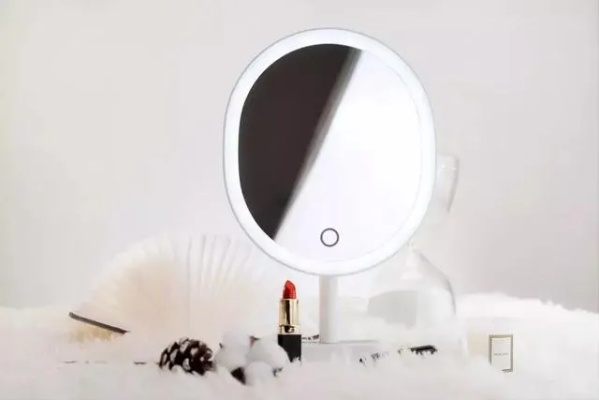 揭秘装修必备，化妆镜品牌选购指南