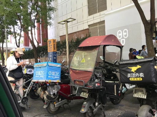 外卖车与品牌车，街头巷尾的移动名片