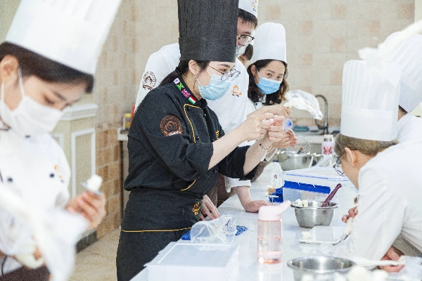 西点烘焙梦想起航，揭秘学西点烘焙的绝佳去处