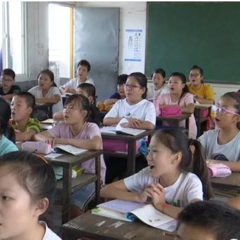 揭秘乡村教师工资构成，如何计算这份坚守的报酬？