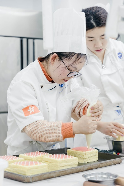 深圳龙华西点烘焙学习指南，让你的烘焙梦想在这里起飞！