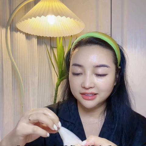 揭秘品牌专柜面膜补水效果，让你肌肤水嫩透亮！