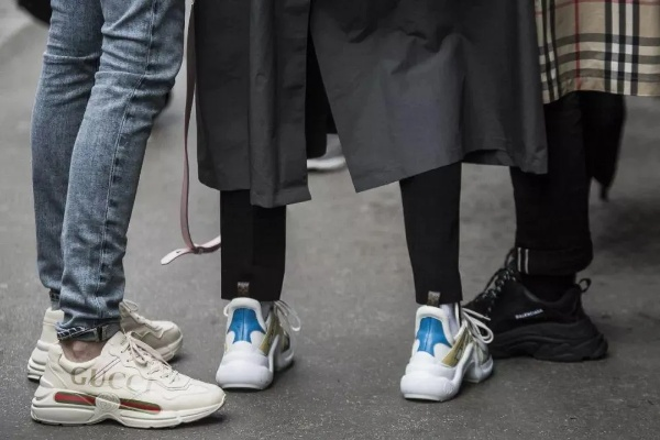 潮流与舒适兼得，女性专属运动鞋的时尚革命