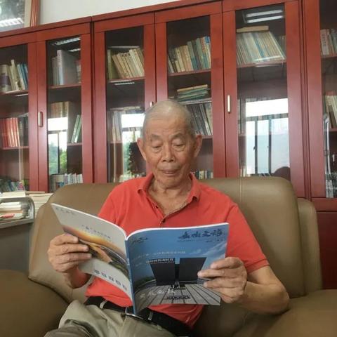 开拓者户外品牌—在挑战中前行，与大自然共舞