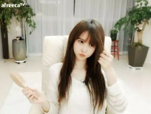李由美为何不再直播？揭秘背后原因及影响