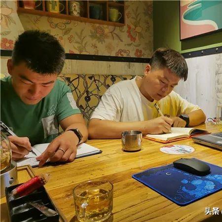 新生儿游泳早教加盟店，开启宝宝健康成长的黄金期