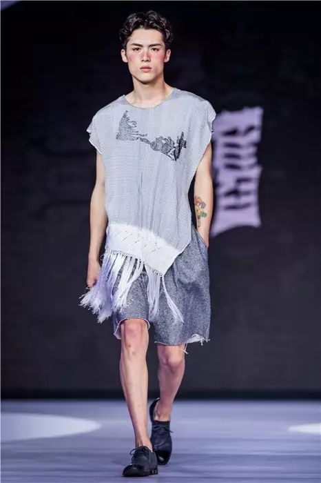 意大利品牌女装融合中国风旗袍，时尚跨界新篇章
