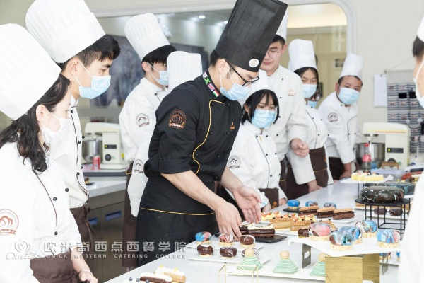 南京学西点烘焙专业哪家强？一文带你揭秘热门院校及课程