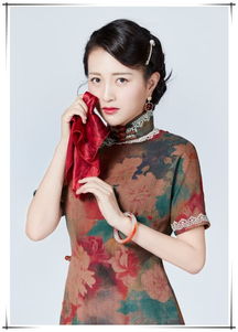正红色旗袍，大品牌演绎的东方韵味—盘点那些令人心动的正红色旗袍