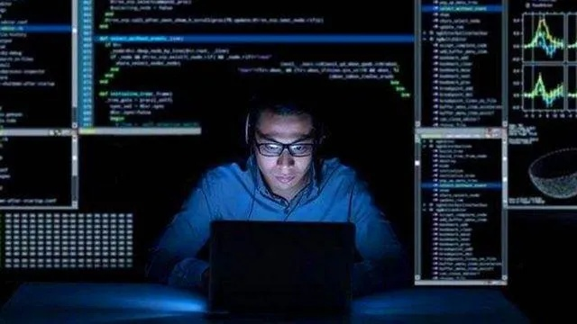 揭秘24小时在线QQ正规黑客，他们的世界你了解多少？