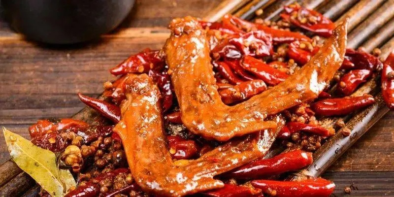 解馋又美味！盘点那些让人欲罢不能的卤味零食品牌