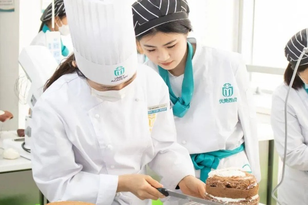 西点烘焙，梦想起航—揭秘学西点技术哪家强