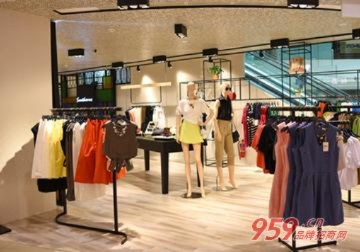 女装休闲品牌加盟店推荐—时尚与休闲的完美融合