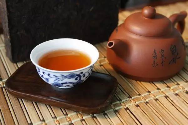 天润茗茶，品味生活，尽在这一杯茶香四溢的茗茶品牌