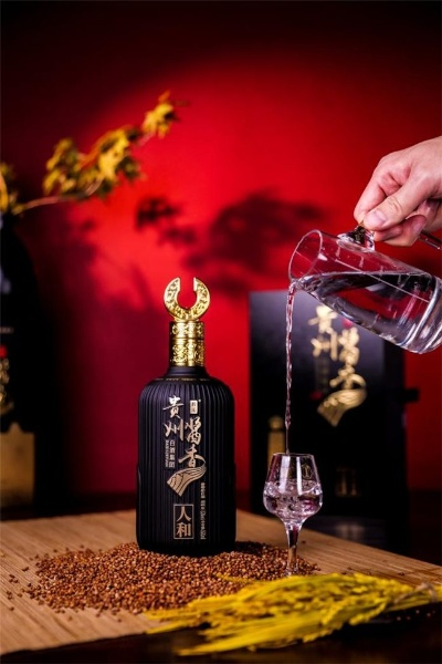 探寻最醉人的精酿白酒品牌，品味传统与现代的交融之美