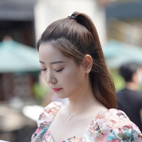 青草直播，一场视觉与心灵的盛宴