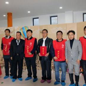三色旗袍书包，时尚与传统的完美融合—品牌推荐与案例分享