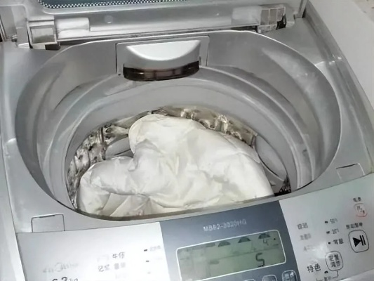 鸭绒被清洗攻略，滚筒洗衣机洗鸭绒被可行吗？