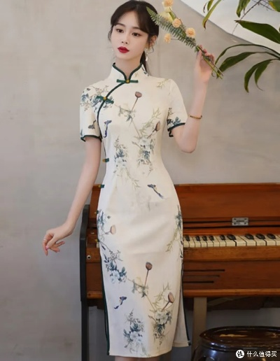 时尚收腰旗袍大盘点，尽显东方韵味与修身之美