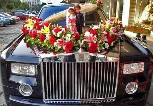婚车头车品牌全解析，从劳斯莱斯到红旗，如何选对婚礼C位座驾？