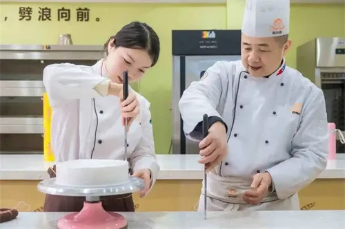 余姚学西点指南，从零基础到开店全攻略，手把手教你避坑选课