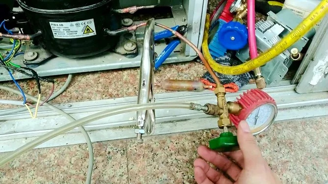 冰箱漏氟别乱修！这5大品牌维修对比+避坑指南，看完再找师傅不踩雷